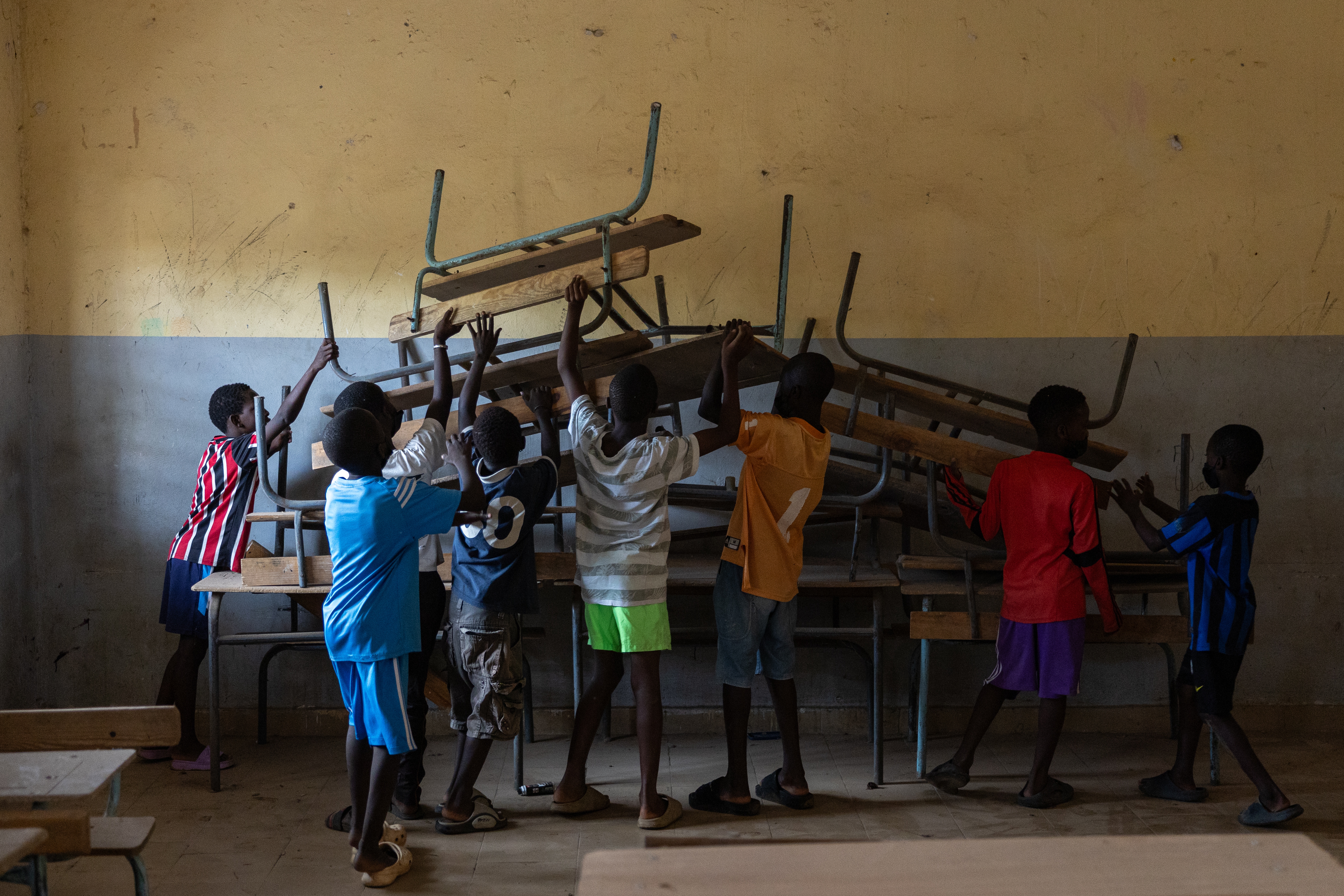 Dakar community unites to clean school ahead of academic year