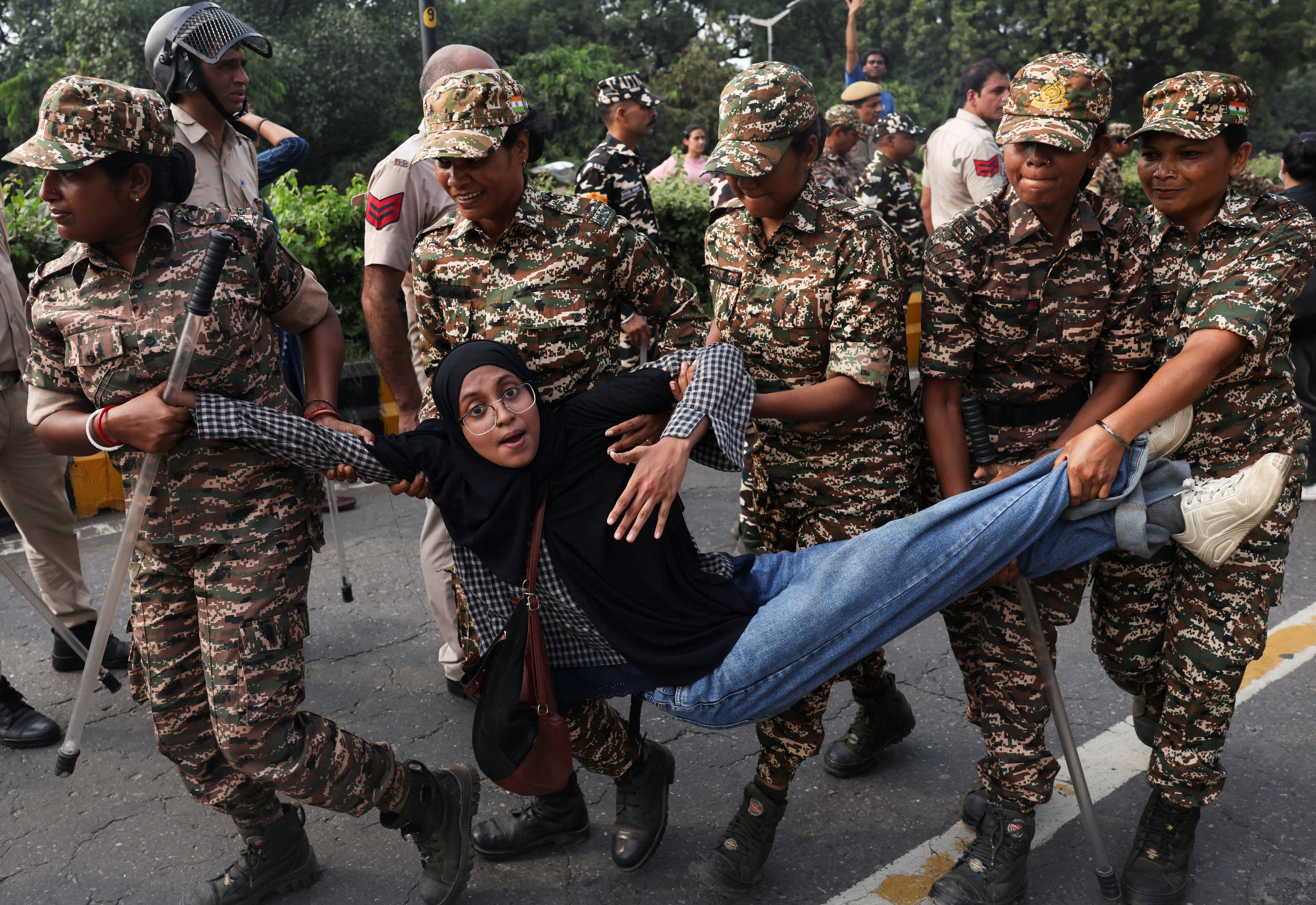 Thousands detained as New Delhi cracks down on youth protest