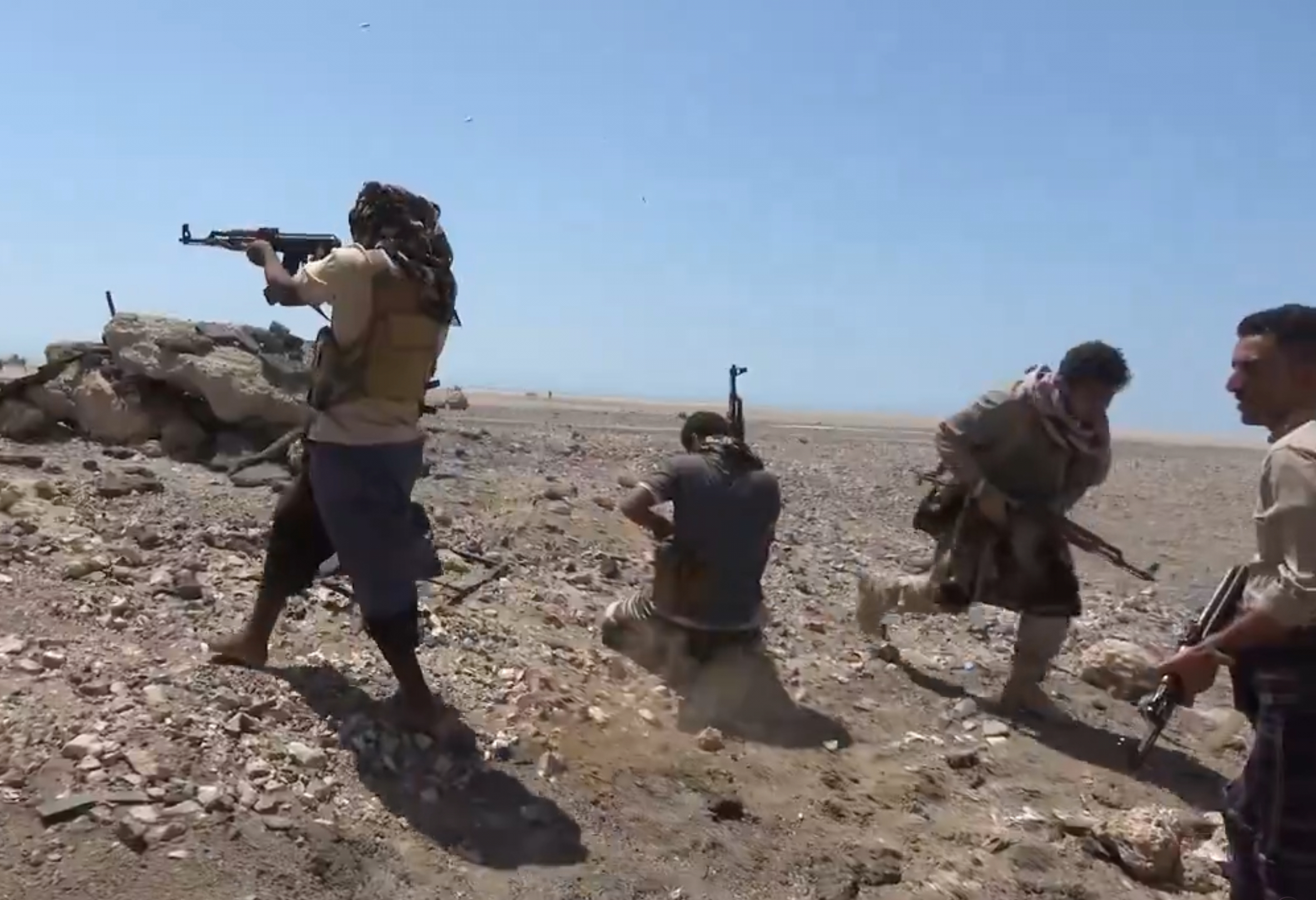 Houthi fighters