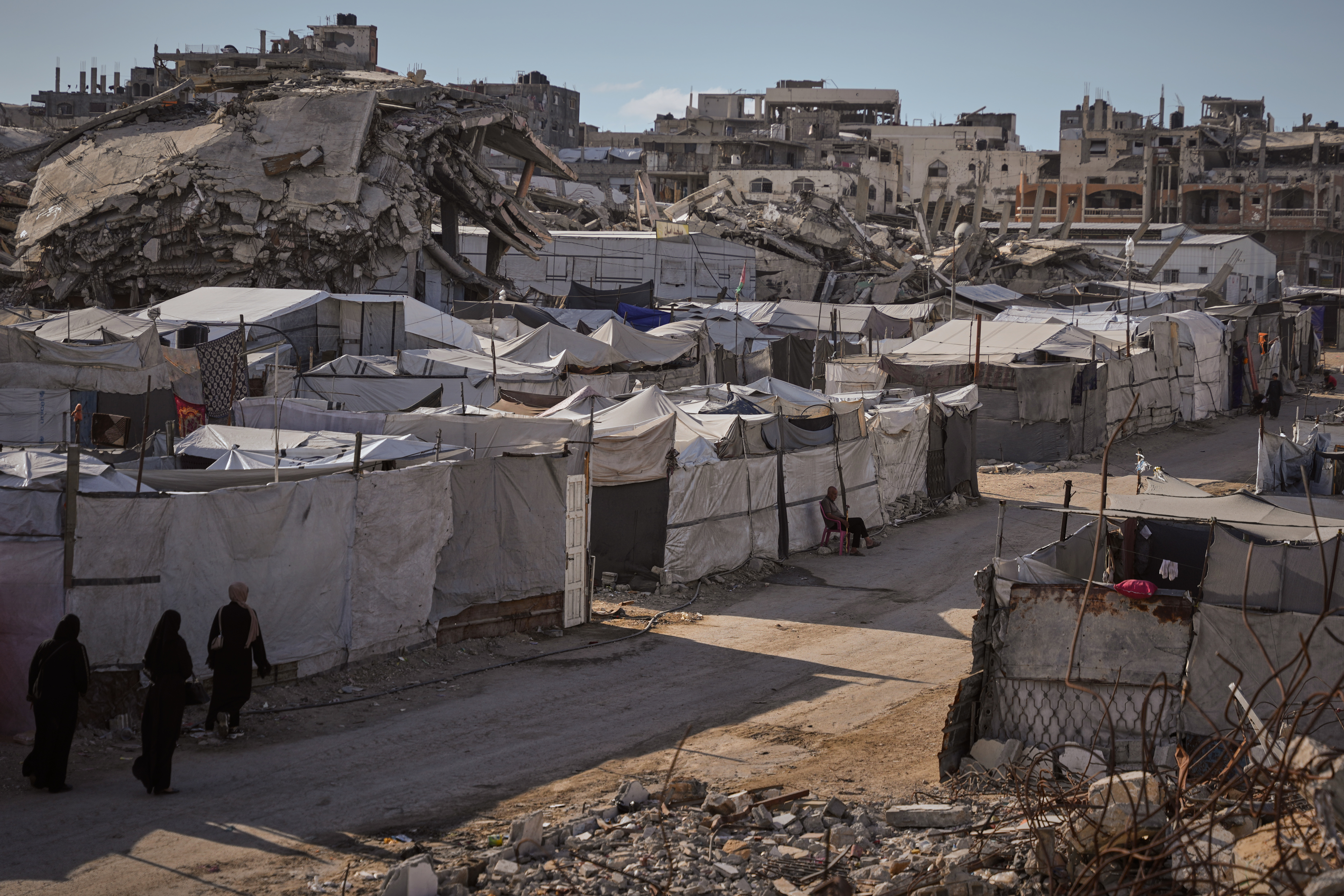 Tent cities expand in Gaza amid widespread destruction and loss