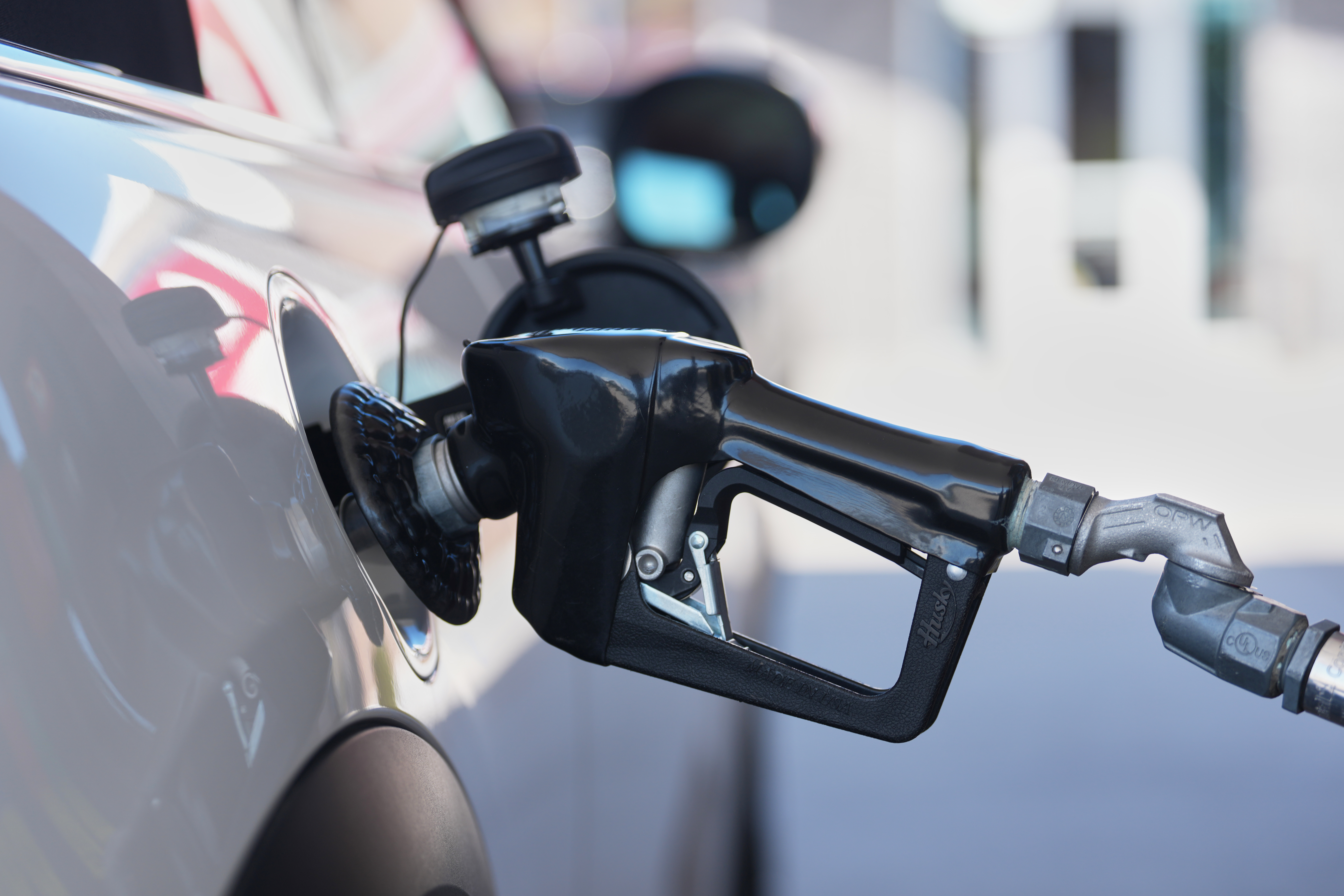 A motorist fills up the tank of a vehicle at a QuikTrip gasoline station Thursday, Oct. 1, 2026, in Greenwood Village, Colo. (AP Photo/David Zalubowski)